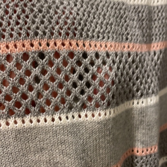 Brand new Abercrombie and Fitch brand sweater. Size medium - Picture 4 of 4